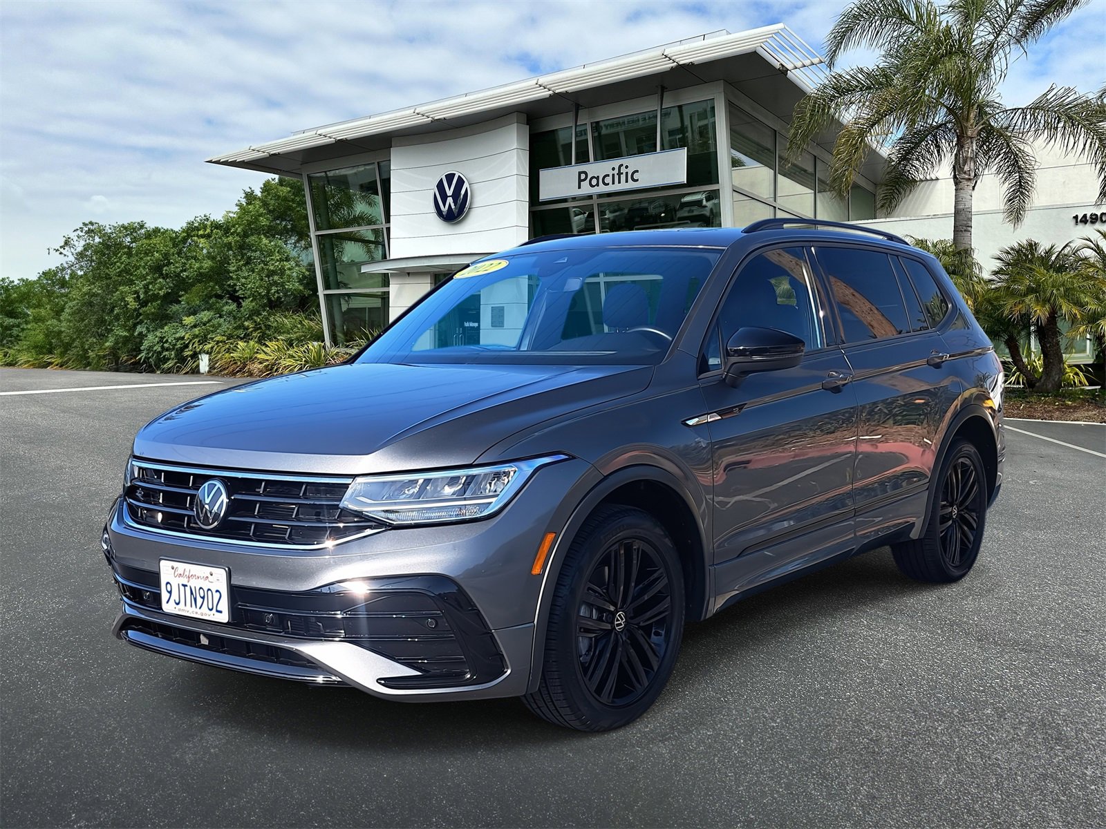 Used 2022 Volkswagen Tiguan SE R-Line