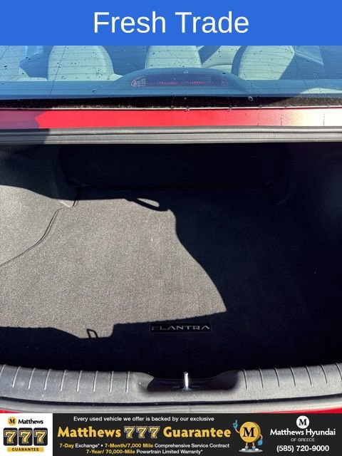 Used 2023 Hyundai Elantra SEL image 11