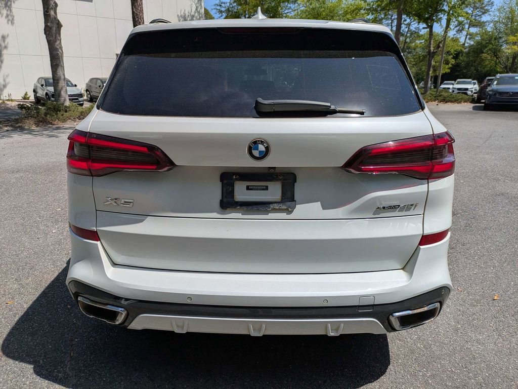 Used 2021 BMW X5 xDrive40i w/ M Sport Package image 5