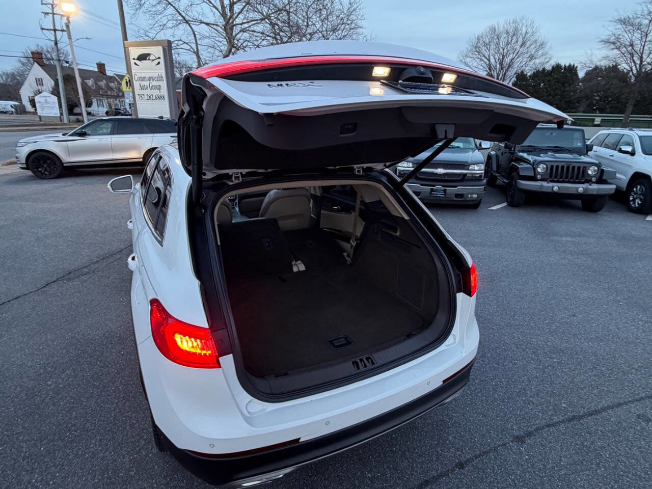 Used 2016 Lincoln MKX Reserve w/ Technology Package image 33