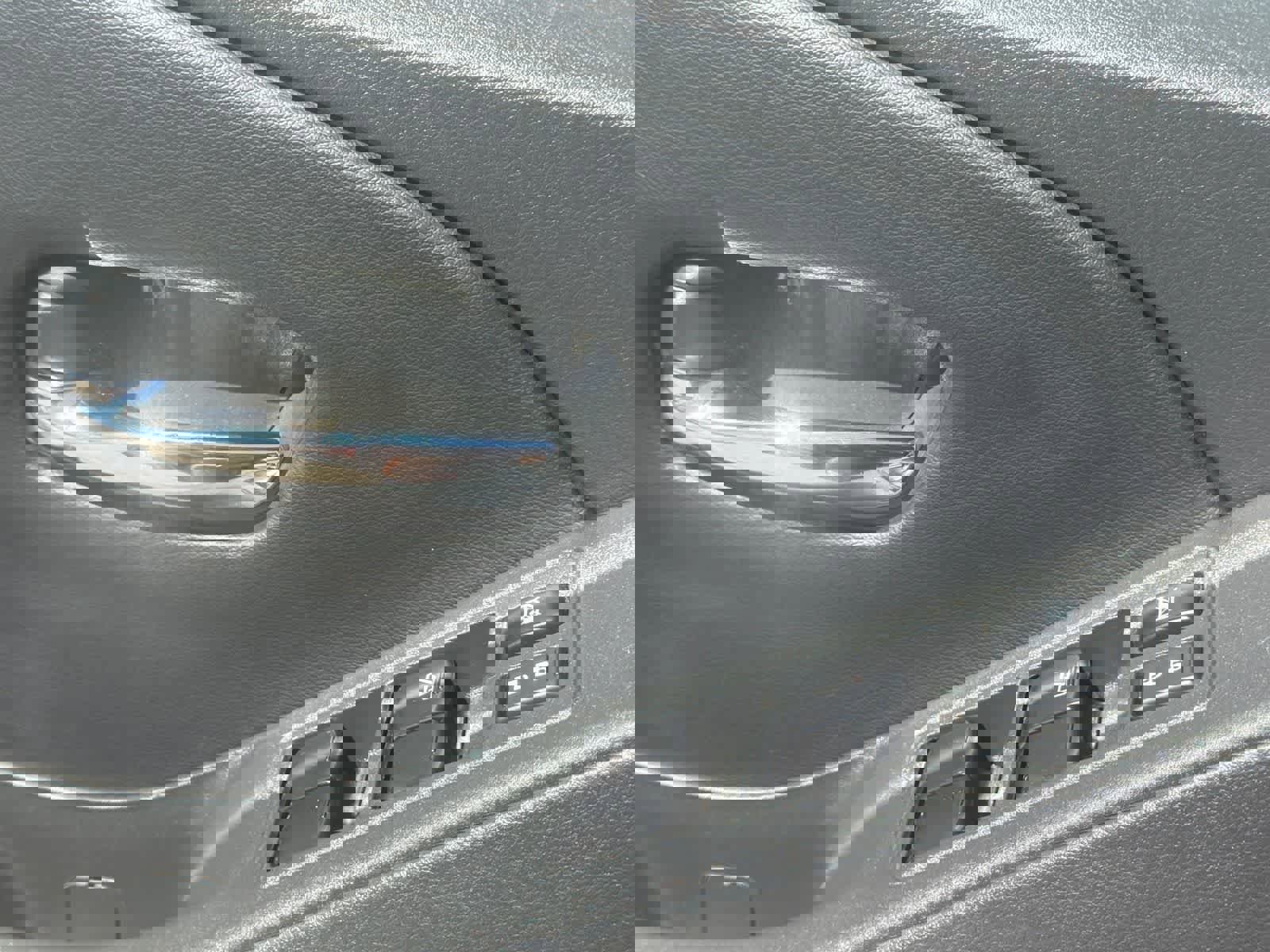 Certified 2025 Nissan Frontier SV image 26