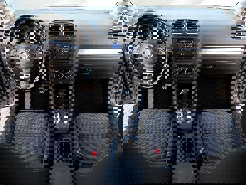 Used 2011 Volkswagen Golf TDI image 21