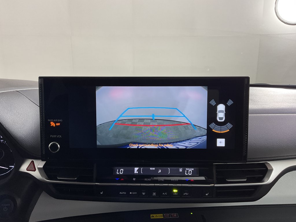 Certified 2025 Toyota Sienna XLE FWD image 28