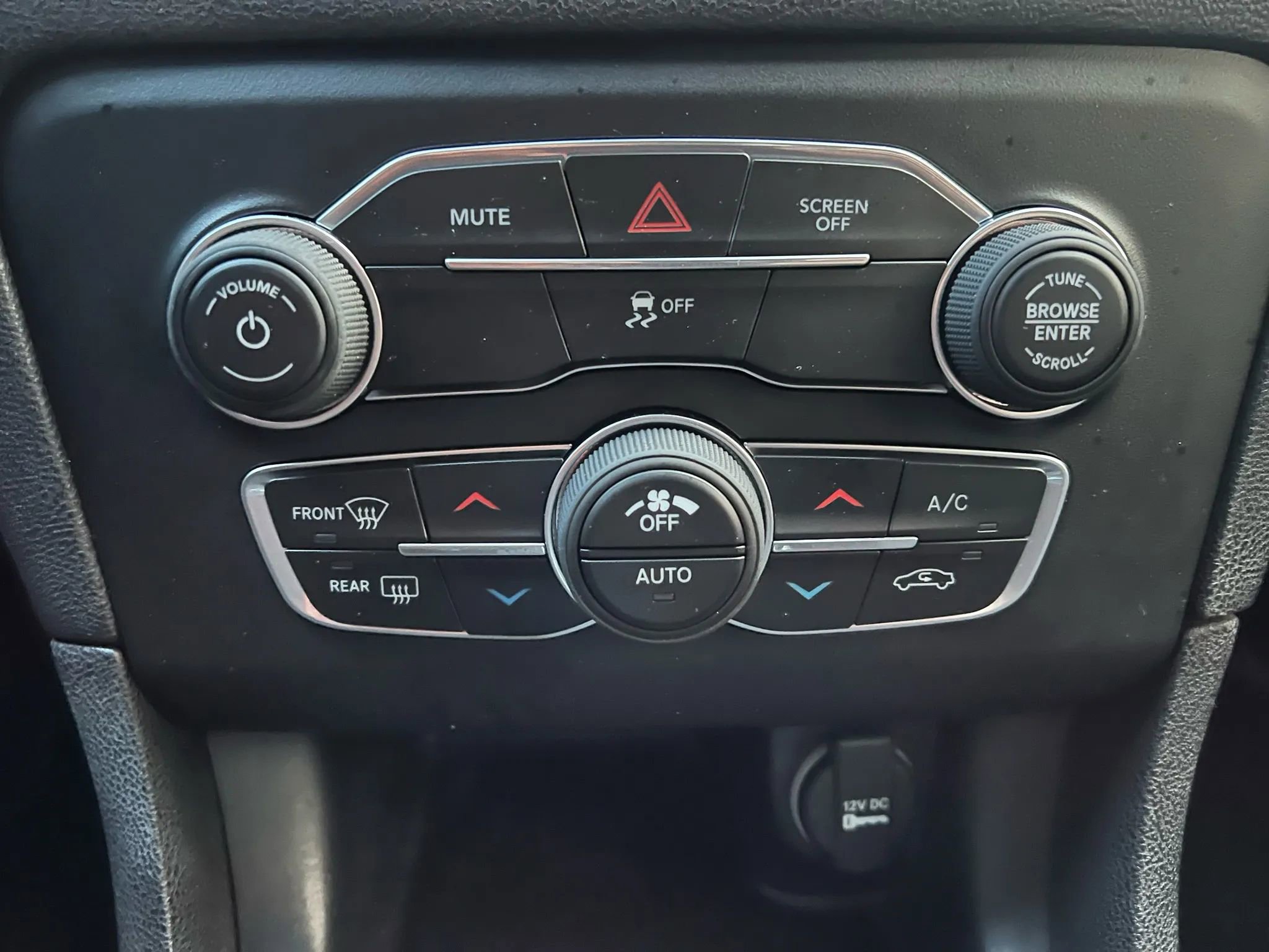 Used 2017 Dodge Charger SXT image 55