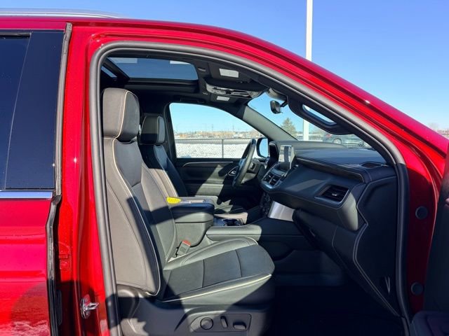 Used 2024 Chevrolet Suburban Premier image 11