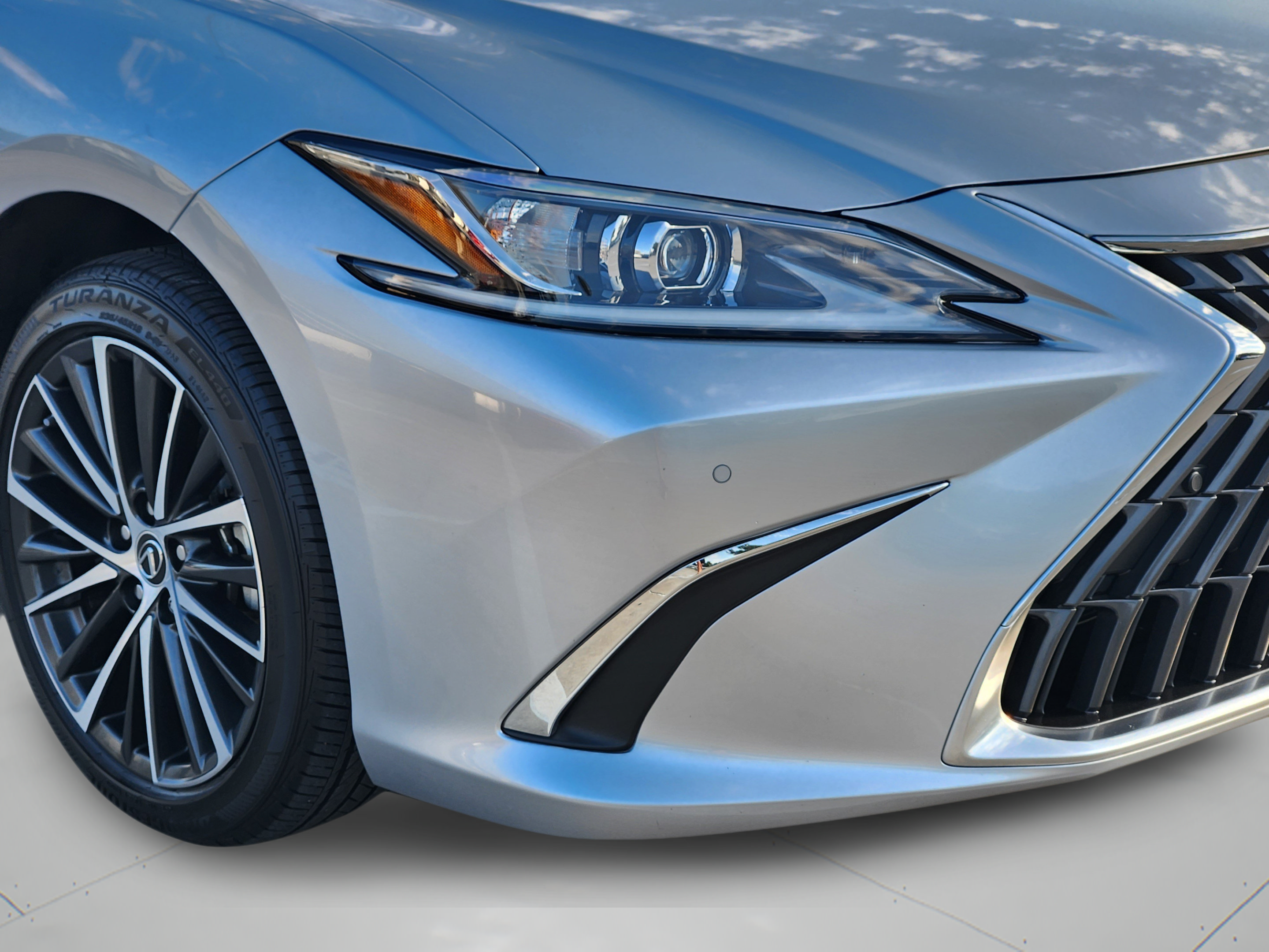 Certified 2025 Lexus ES 350 w/ Premium Package FWD image 34