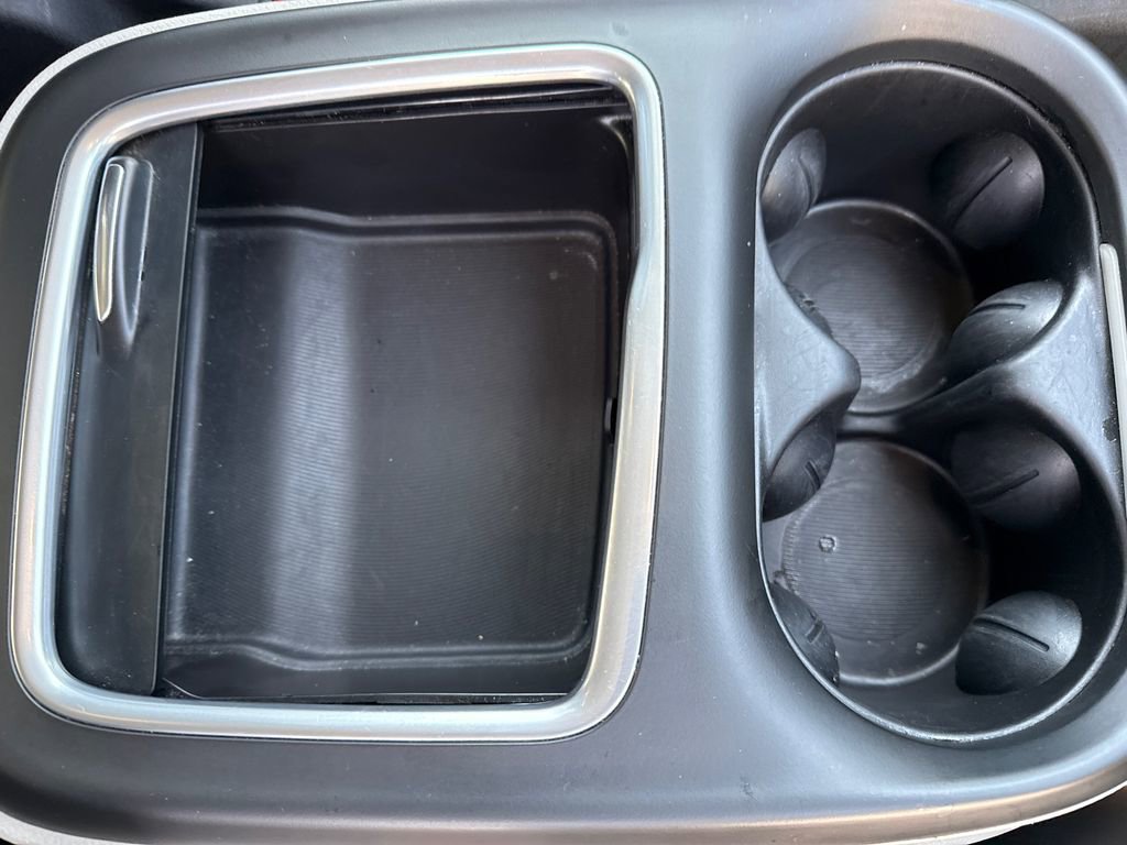 Used 2024 Chrysler Pacifica Touring-L FWD image 13