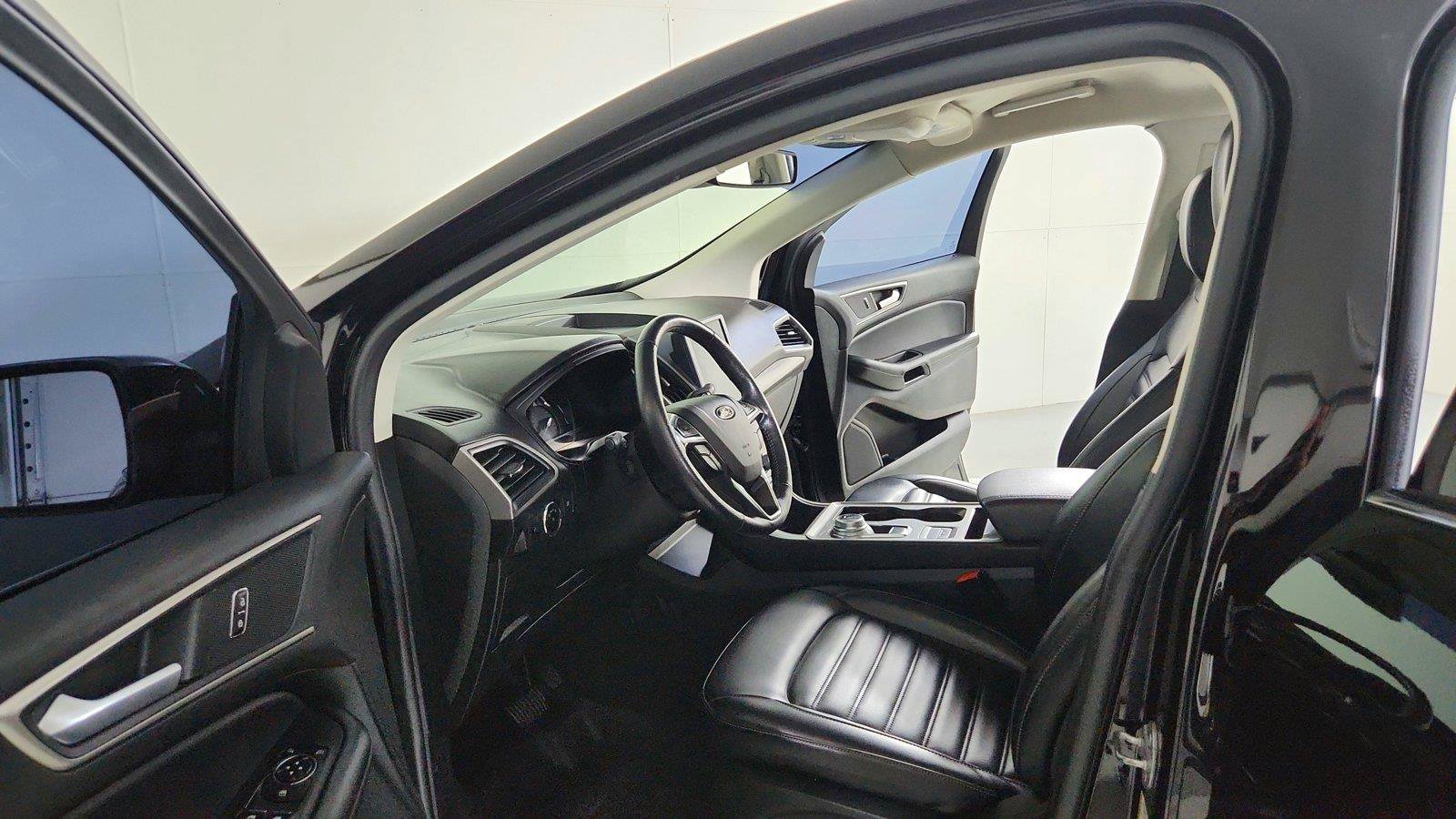Used 2023 Ford Edge SEL AWD/4WD image 16