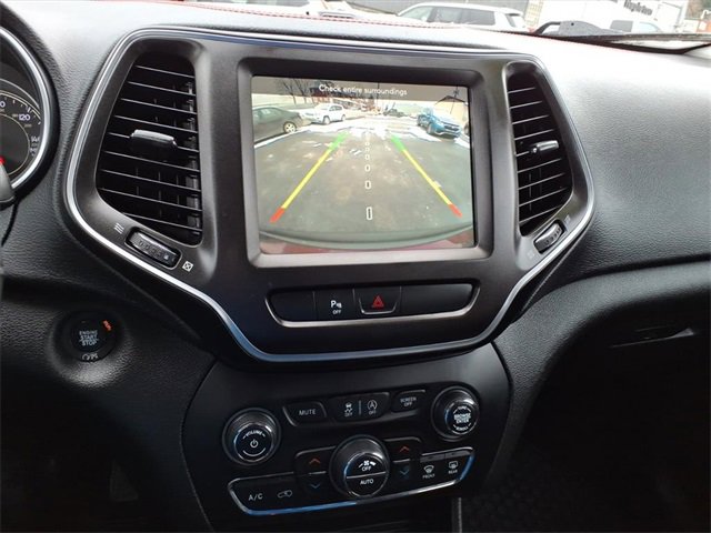 Used 2019 Jeep Cherokee Trailhawk w/ Cold Weather Group image 24