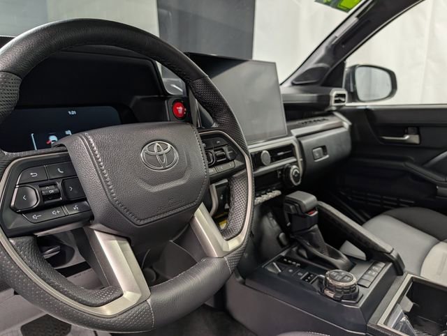 Used 2024 Toyota Tacoma TRD Sport AWD/4WD image 17