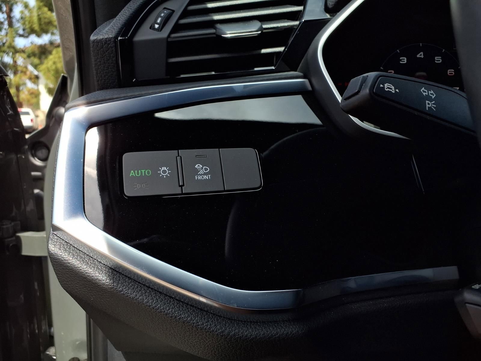 Used 2023 Audi Q3 2.0T Premium w/ Convenience Package image 15