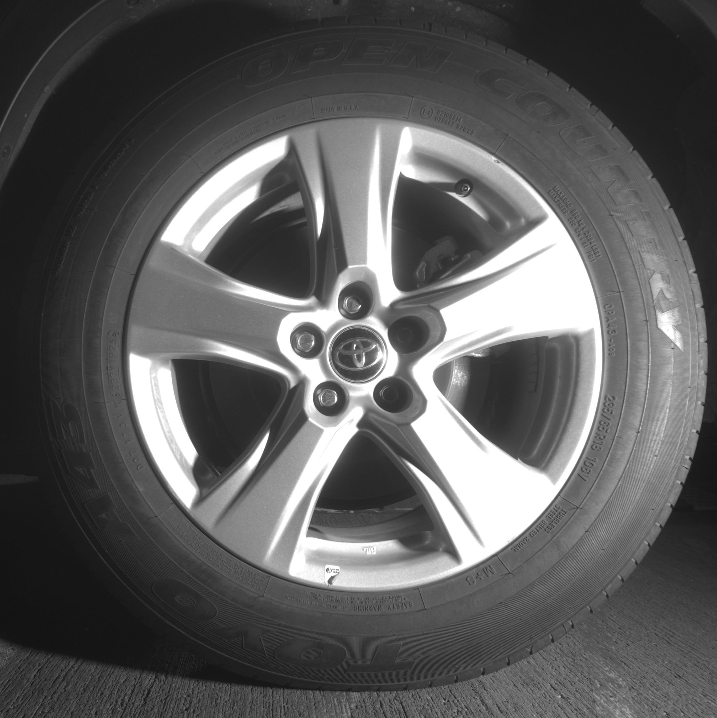 Used 2025 Toyota Highlander LE FWD image 14