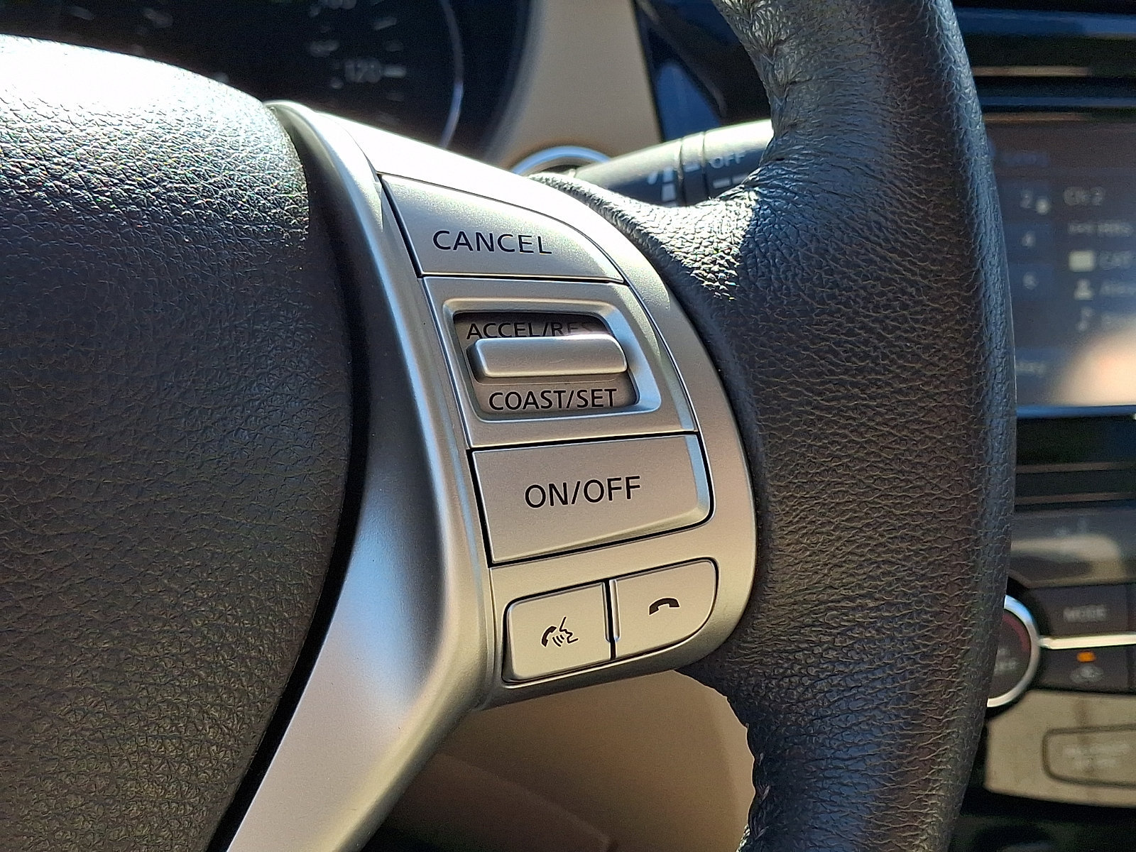 Used 2016 Nissan Rogue SL AWD/4WD image 23
