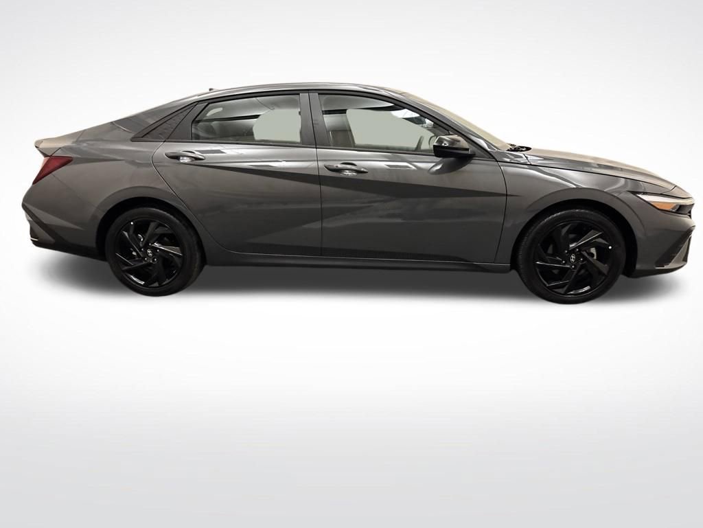 Certified 2026 Hyundai Elantra Sport FWD image 4