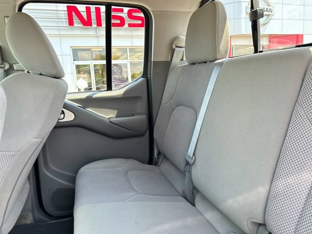 Used 2018 Nissan Frontier SV w/ Value Truck Package RWD image 15