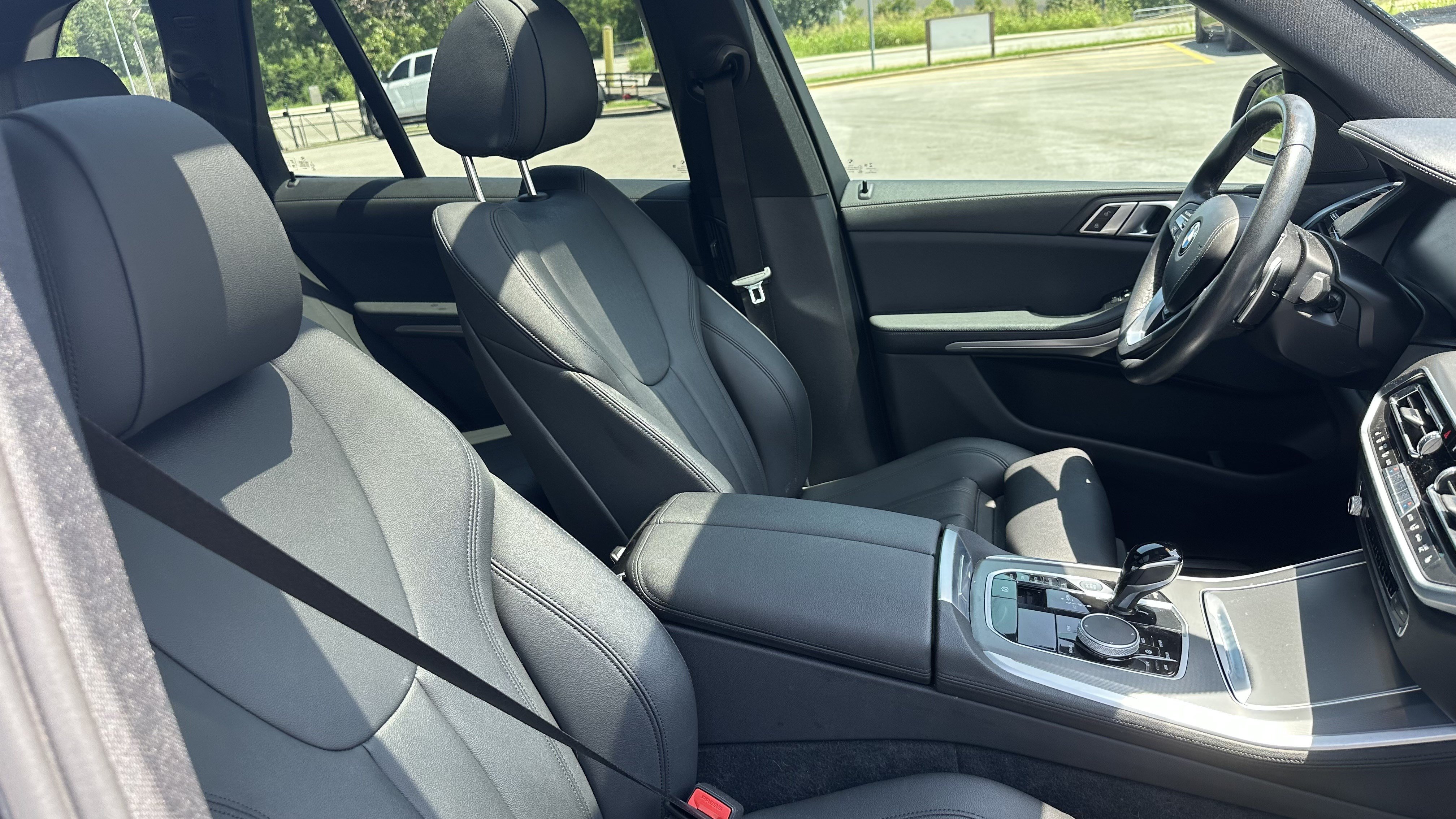 Used 2022 BMW X5 xDrive40i w/ Premium Package AWD/4WD image 33
