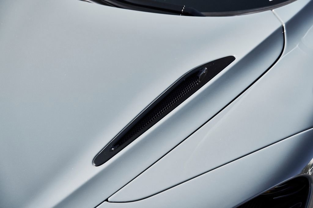 Used 2026 McLaren 750S Spider image 9