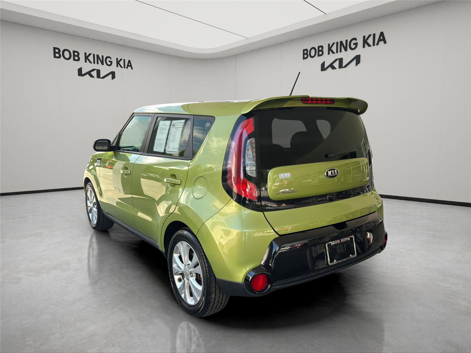 Used 2016 Kia Soul + FWD image 3