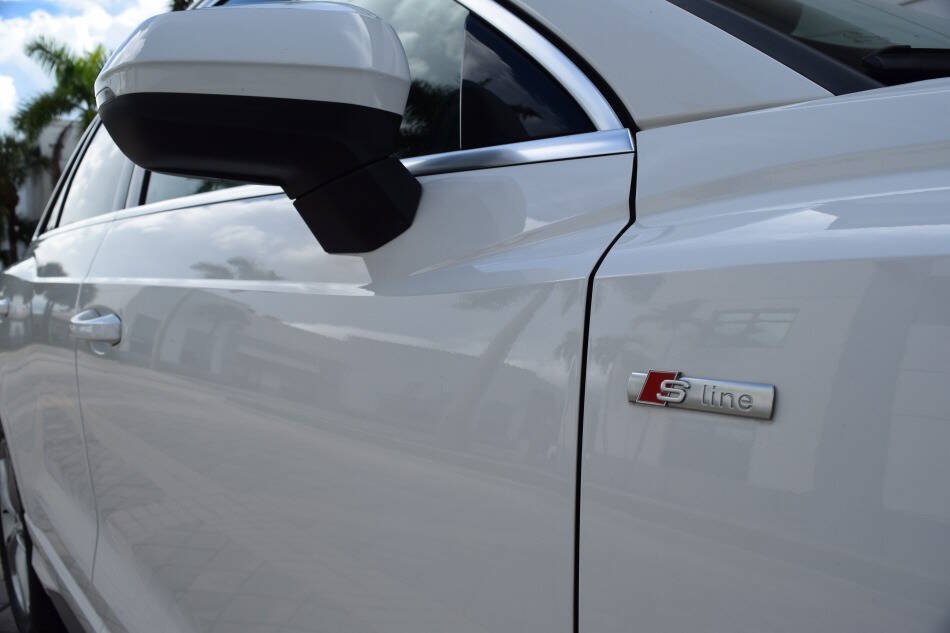Used 2020 Audi Q3 2.0T Premium w/ Convenience Package AWD/4WD image 29