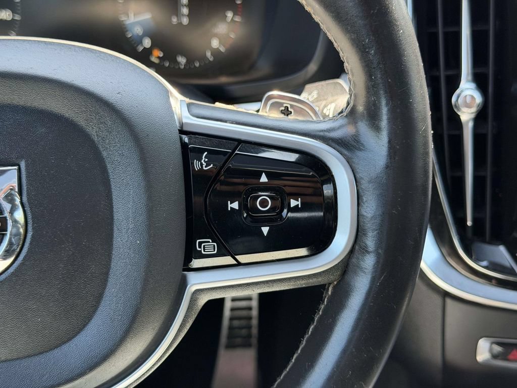 Used 2019 Volvo S60 T5 R-Design FWD image 10