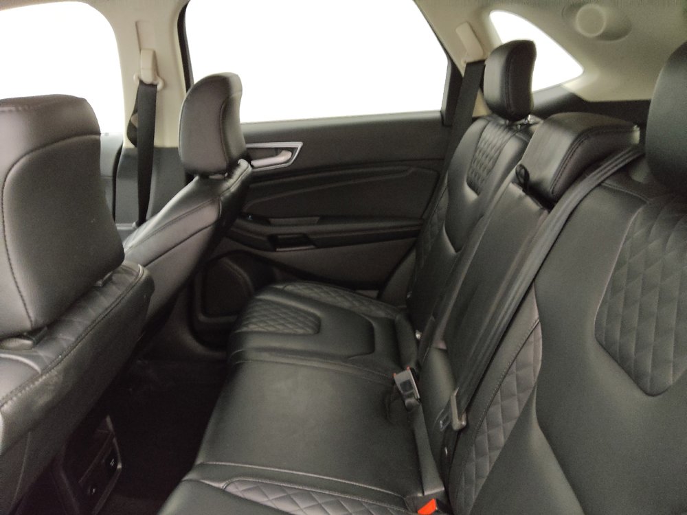 Used 2024 Ford Edge Titanium image 18