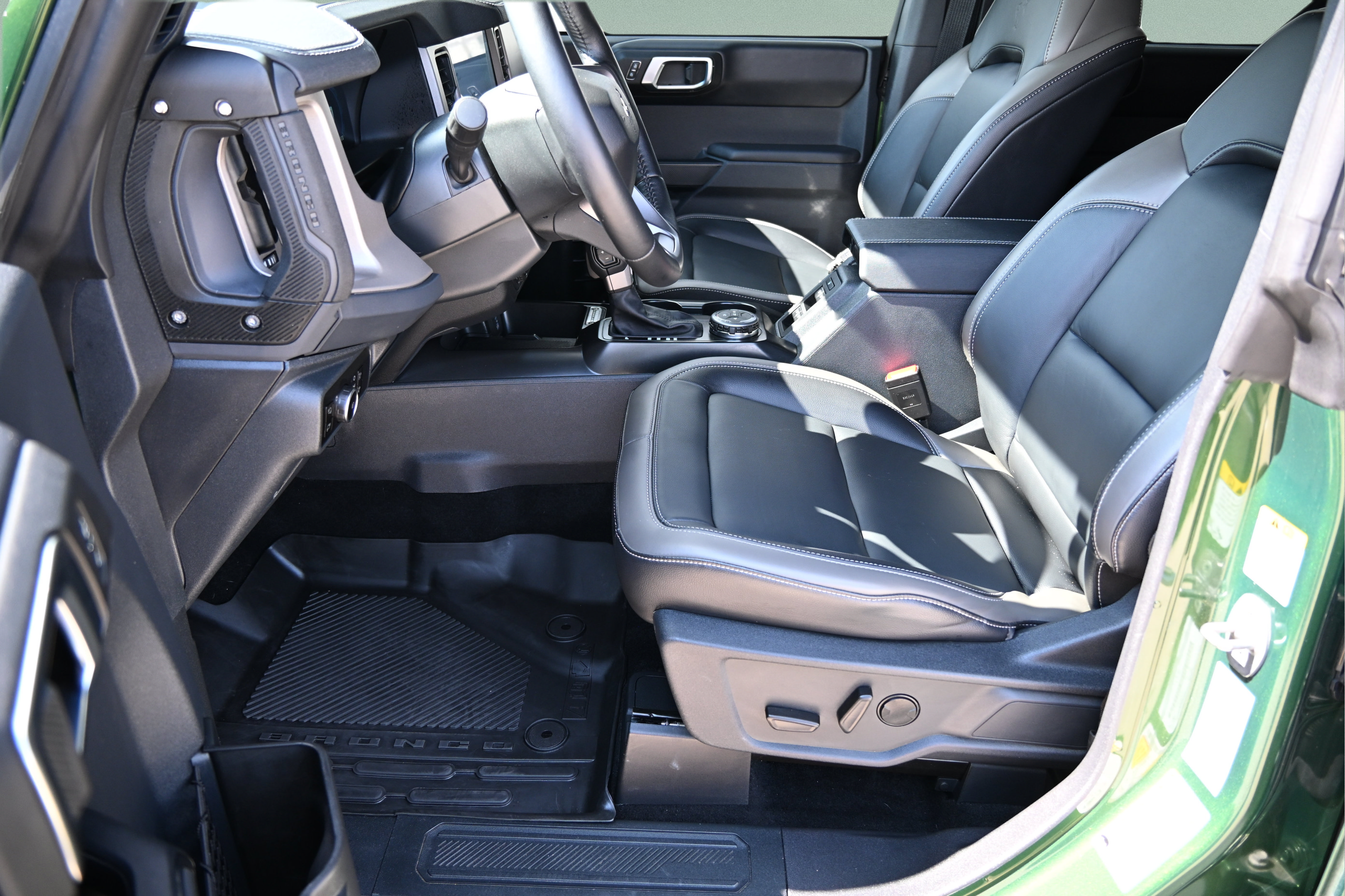 Used 2025 Ford Bronco Outer Banks AWD/4WD image 18