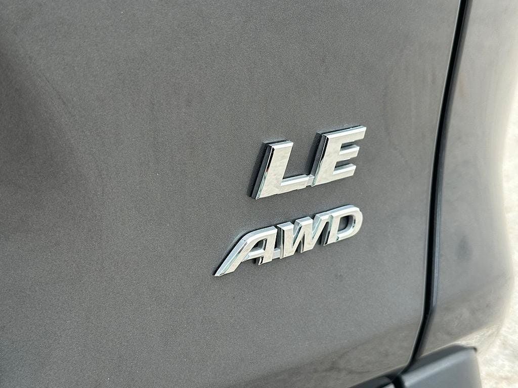 Certified 2023 Toyota RAV4 LE AWD/4WD image 6