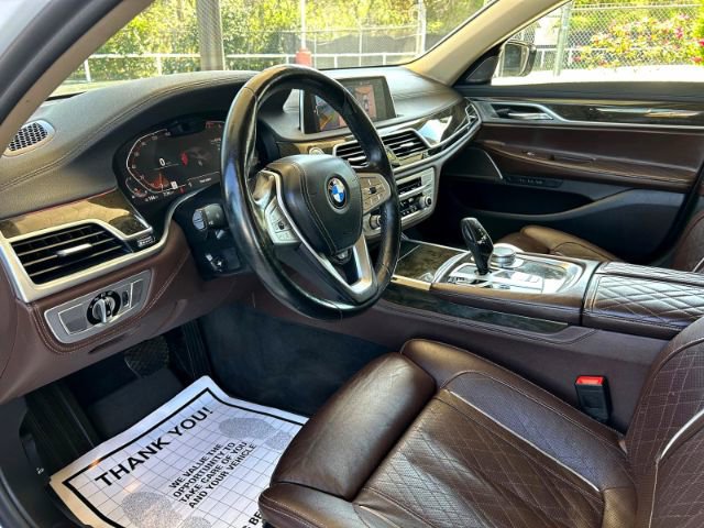 Used 2022 BMW 740i w/ Luxury Rear Seating Package image 13