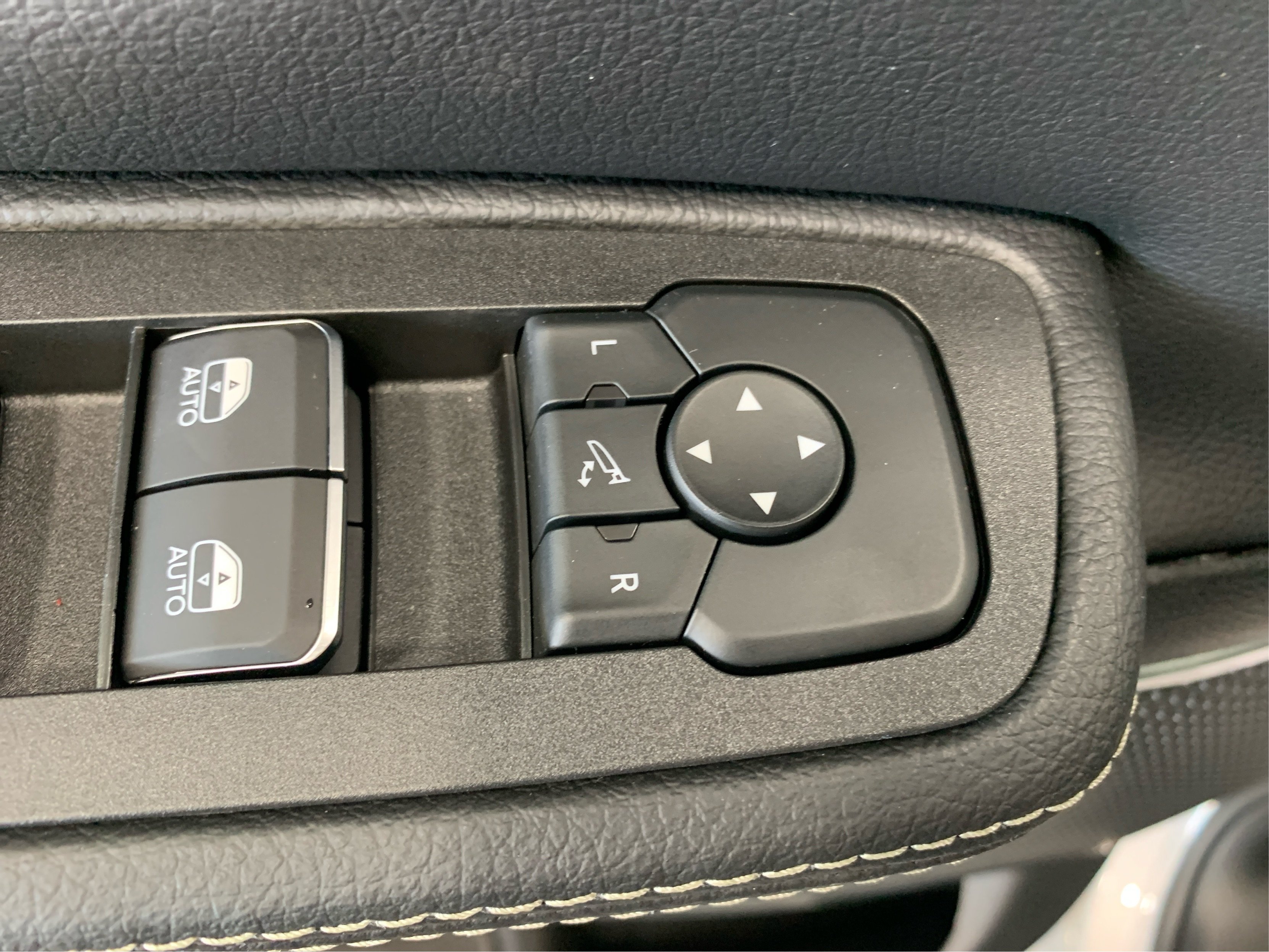 New 2026 RAM 1500 Laramie w/ Sport Appearance Package AWD/4WD image 28