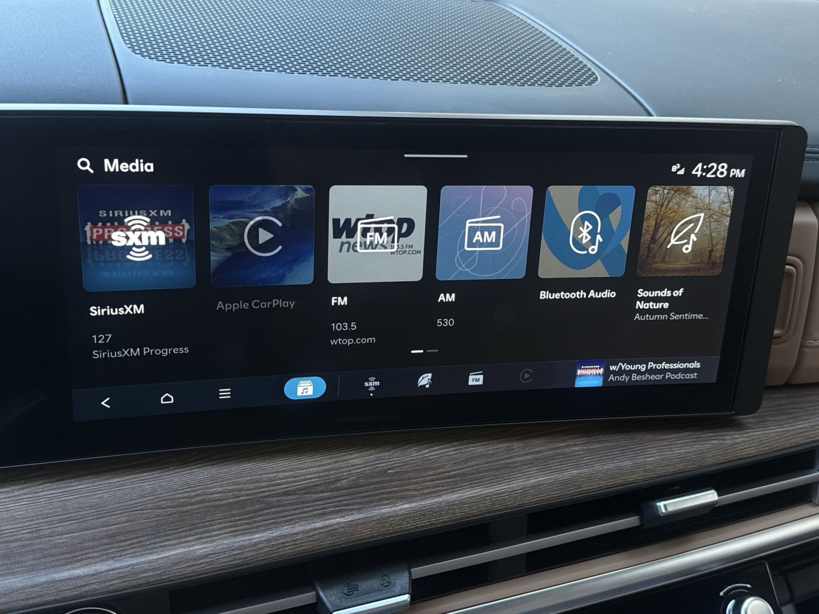 Used 2024 Hyundai Santa Fe Limited image 18