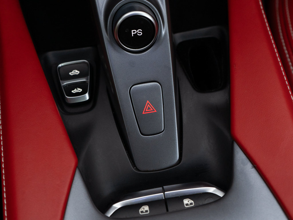 Used 2020 Ferrari Portofino RWD image 37