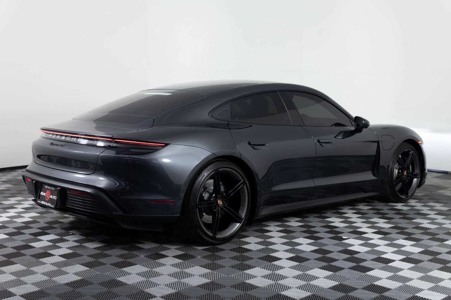 Used 2023 Porsche Taycan 4S w/ Premium Package AWD/4WD image 8