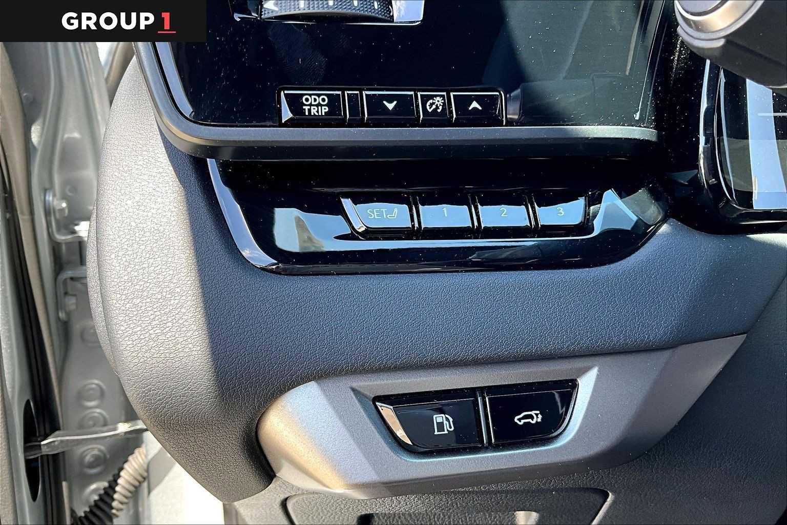 Used 2025 Lexus RX 350 Premium Plus w/ Accessory Package (Z1) image 33