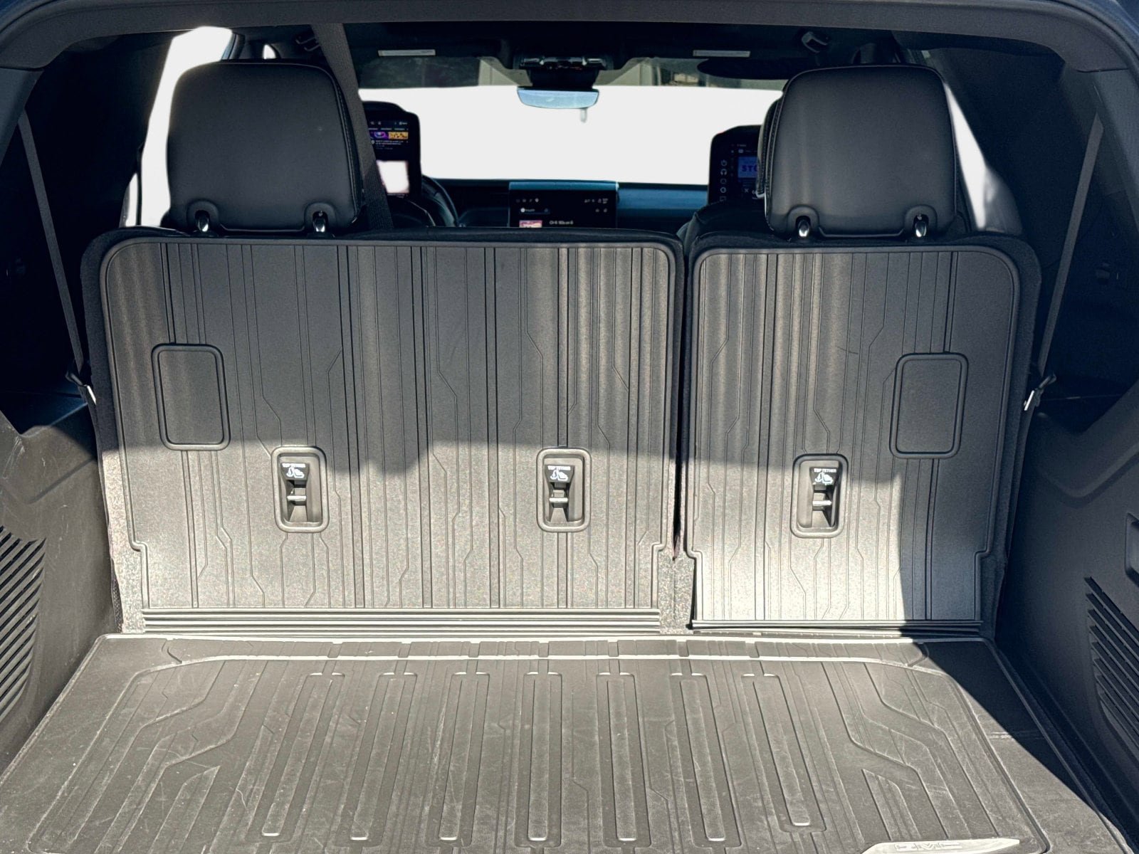 Used 2026 GMC Yukon XL AT4 Ultimate w/ LPO, Floor Liner Package AWD/4WD image 13