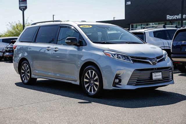 Used 2019 Toyota Sienna Limited Premium image 6
