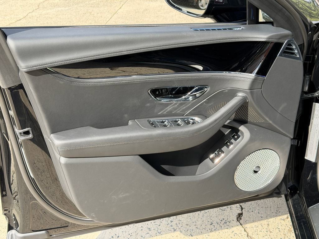 New 2025 Bentley Flying Spur Plug-In Hybrid image 15
