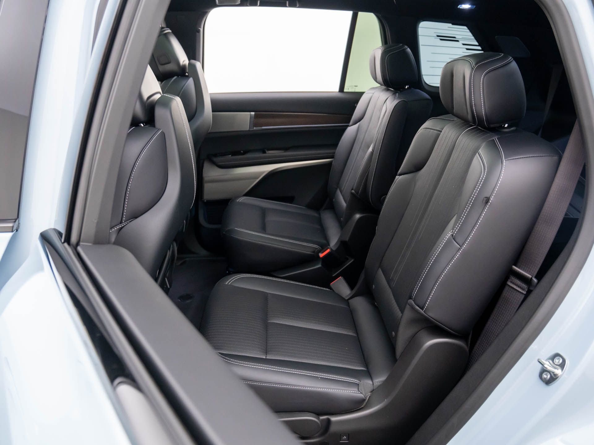 New 2026 Cadillac Vistiq Sport w/ LPO, Floor Liner Package image 15