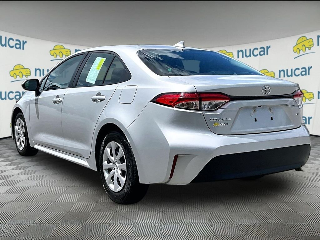 Used 2024 Toyota Corolla LE FWD image 4