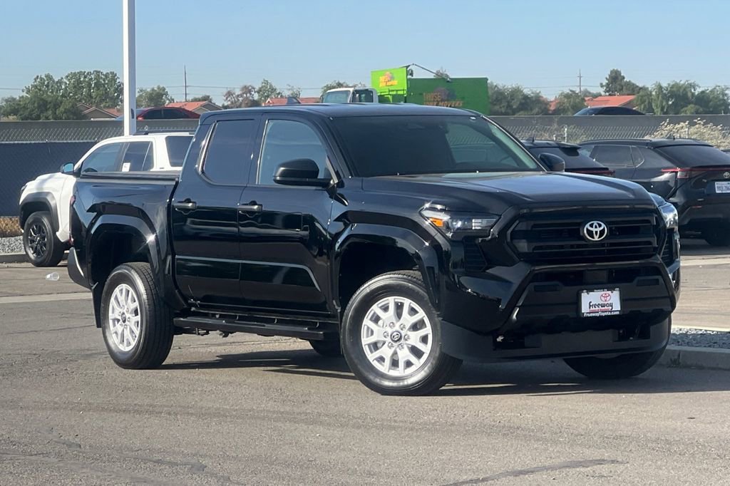 Used 2024 Toyota Tacoma SR image 2