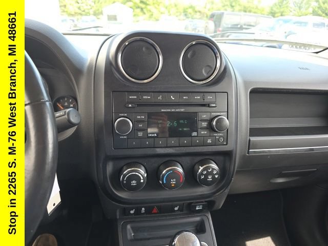 Used 2014 Jeep Patriot Latitude AWD/4WD image 20