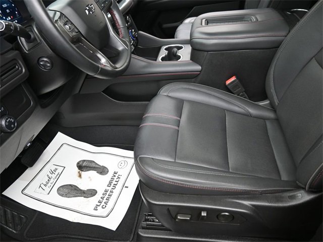 Used 2024 Chevrolet Suburban RST w/ Luxury Package image 15