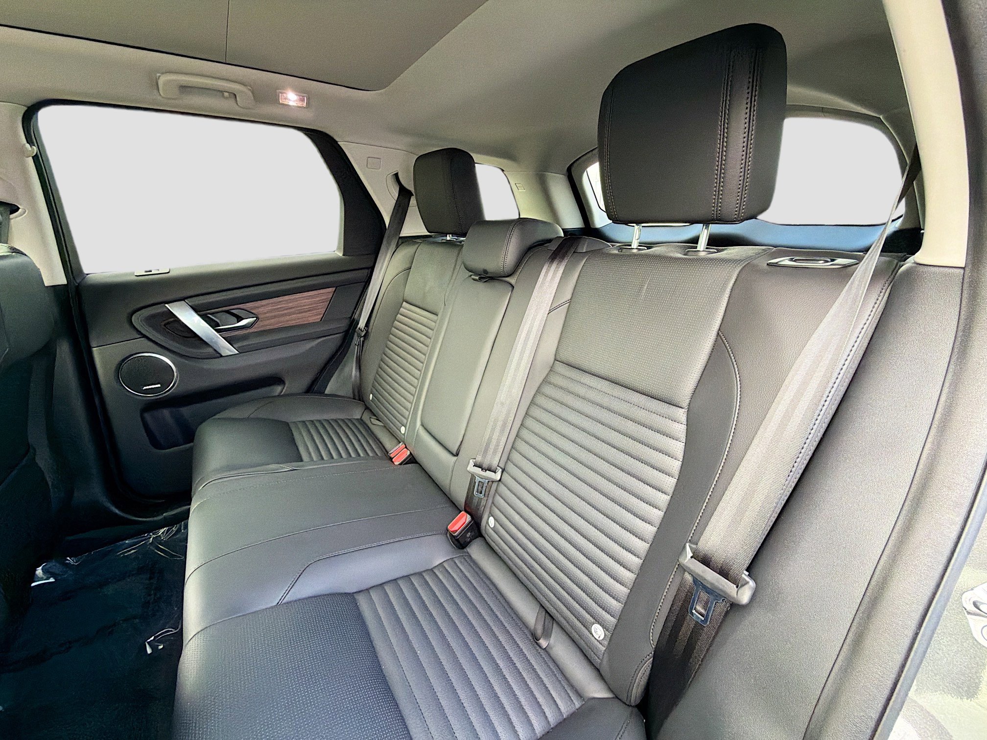 Used 2025 Land Rover Discovery Sport S image 20