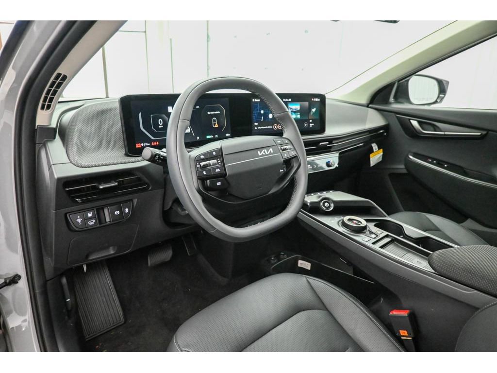 New 2025 Kia EV6 Wind image 18