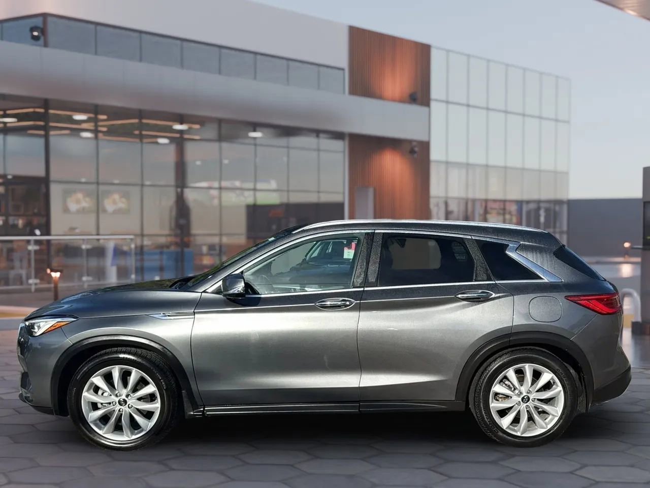 Used 2019 INFINITI QX50 Essential w/ Premium Heat Package image 3