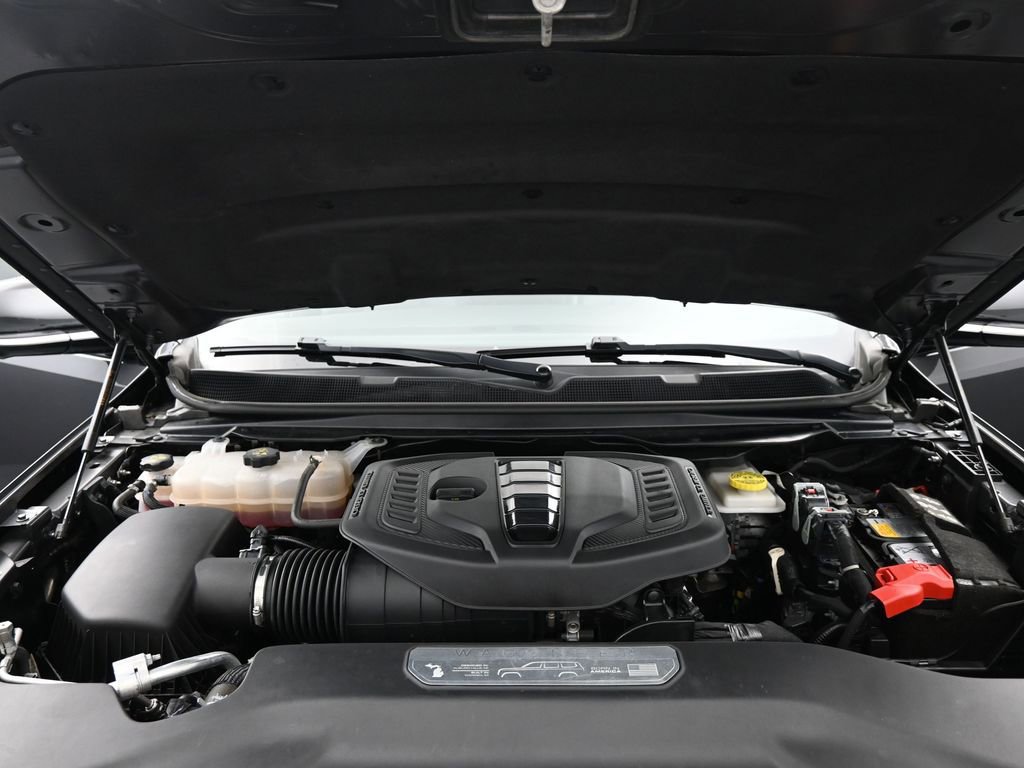 Used 2024 Jeep Wagoneer 4WD w/ Premium Group I image 19