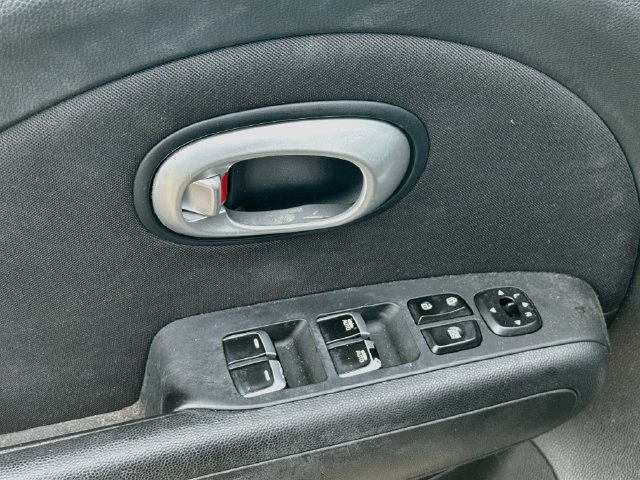 Used 2019 Kia Soul + FWD image 18