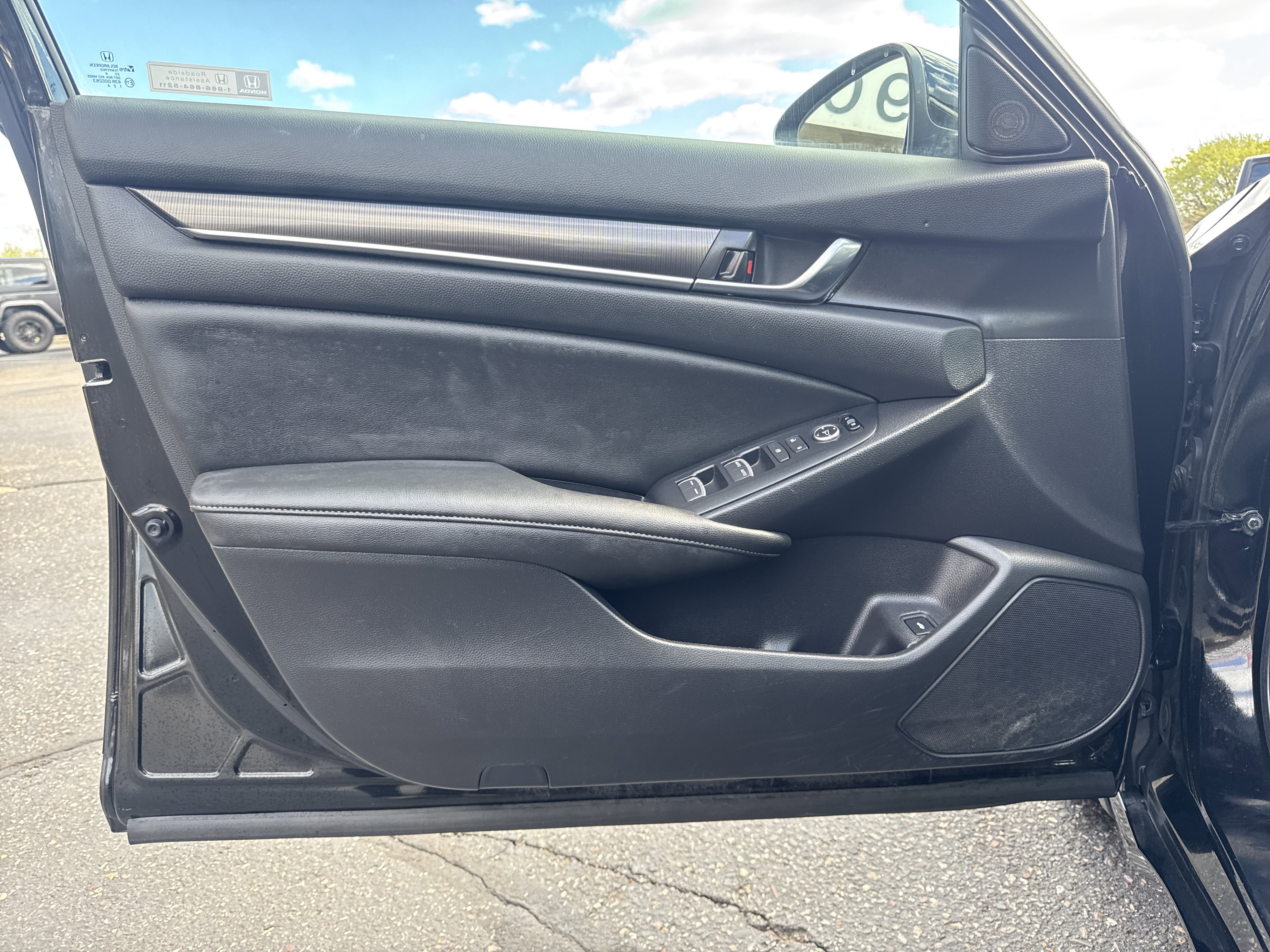 Used 2019 Honda Accord Sport image 13