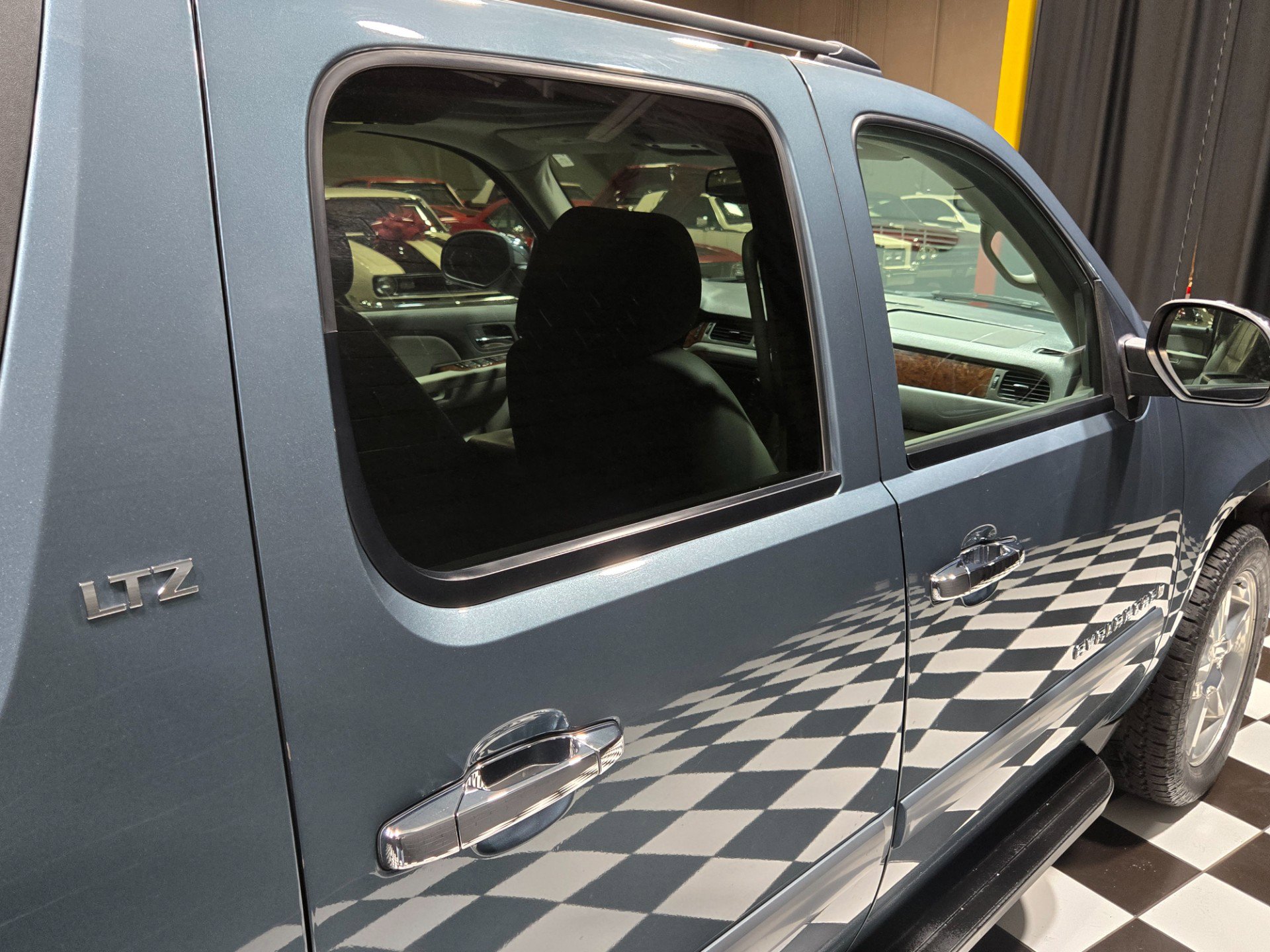 Used 2008 Chevrolet Avalanche LTZ w/ LTZ Preferred Equipment Group image 64