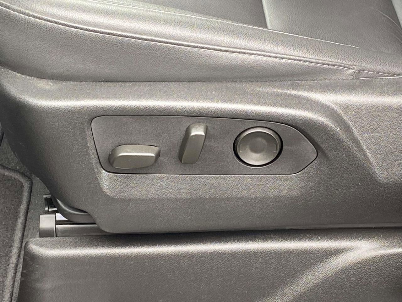 Used 2024 Chevrolet Tahoe LT w/ Luxury Package image 16