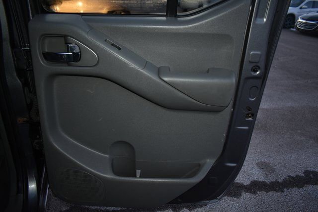 Used 2020 Nissan Frontier SV image 33